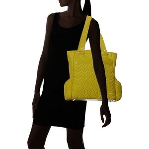 Lug promenade tote in grass green